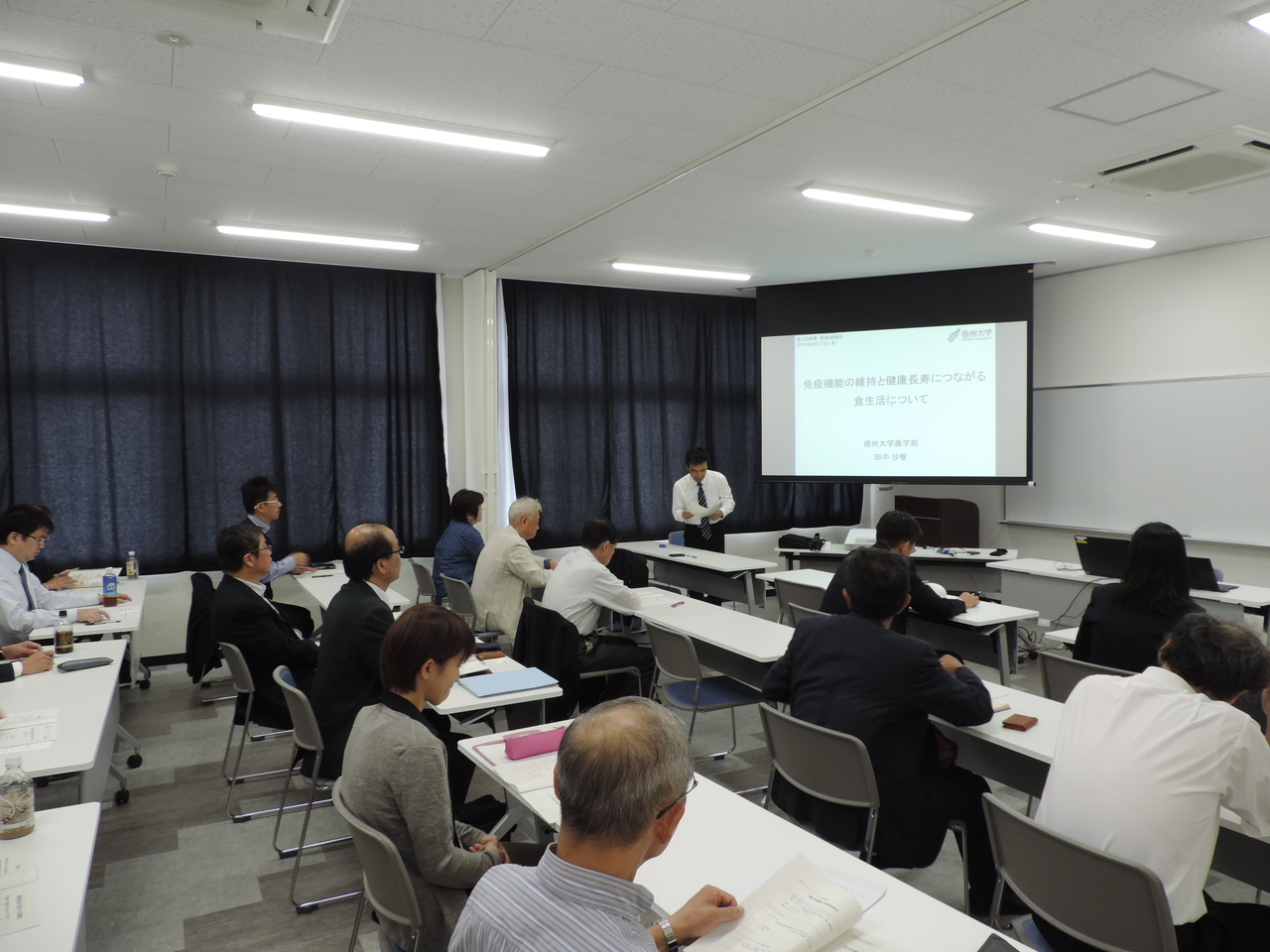 　　　　　　　　　勉強会の様子(1)