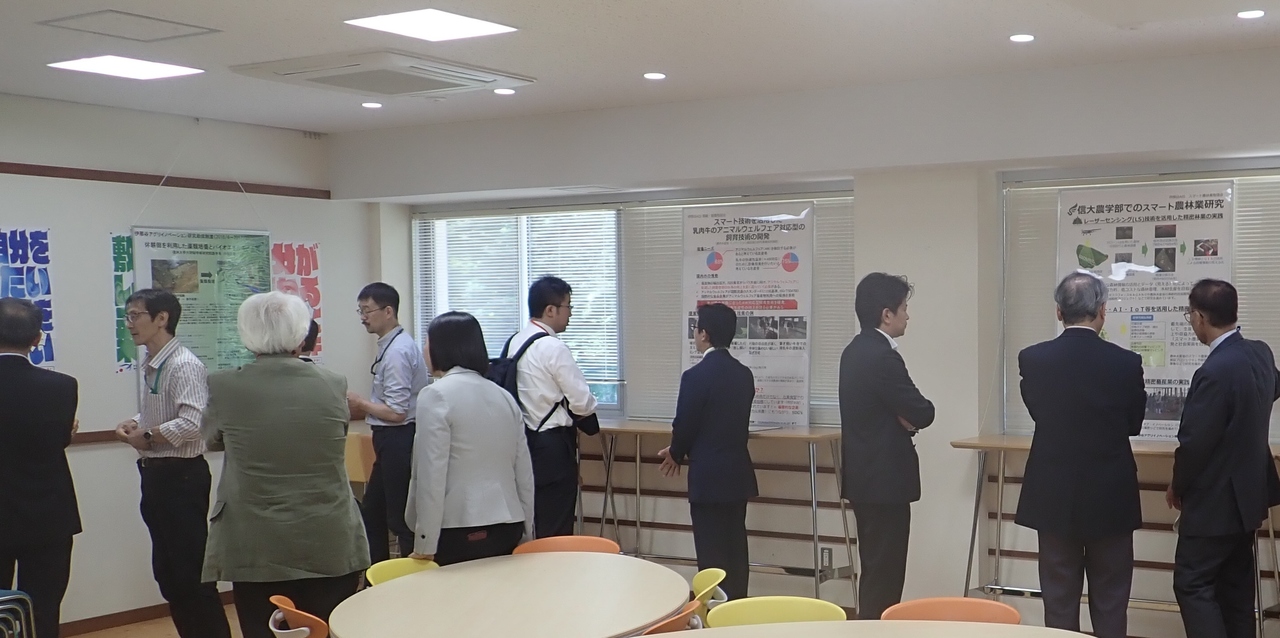 　　　　　　パネル展示会場の様子(2)