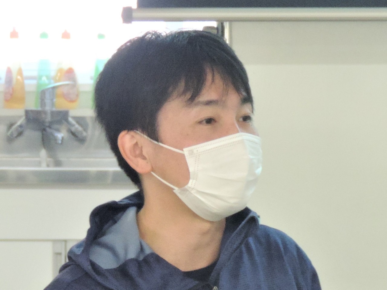 　　小長谷　氏
