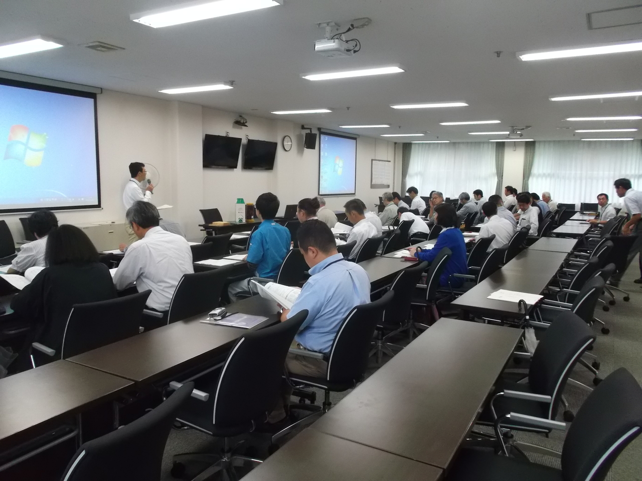 　　　　　　　　　勉強会の様子(1)