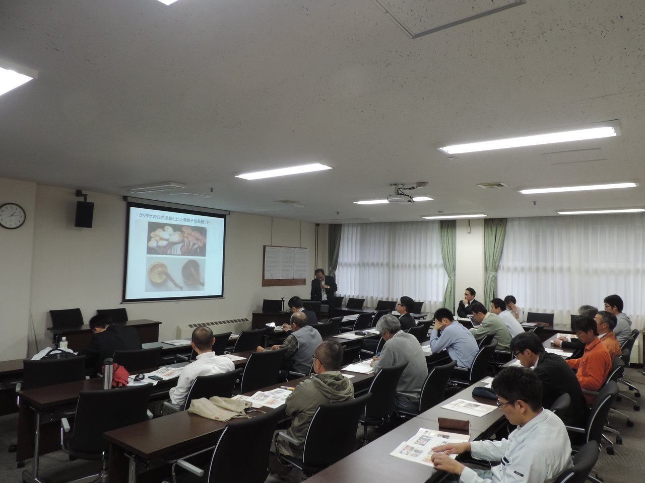 　　　　　　　　勉強会の様子(1)