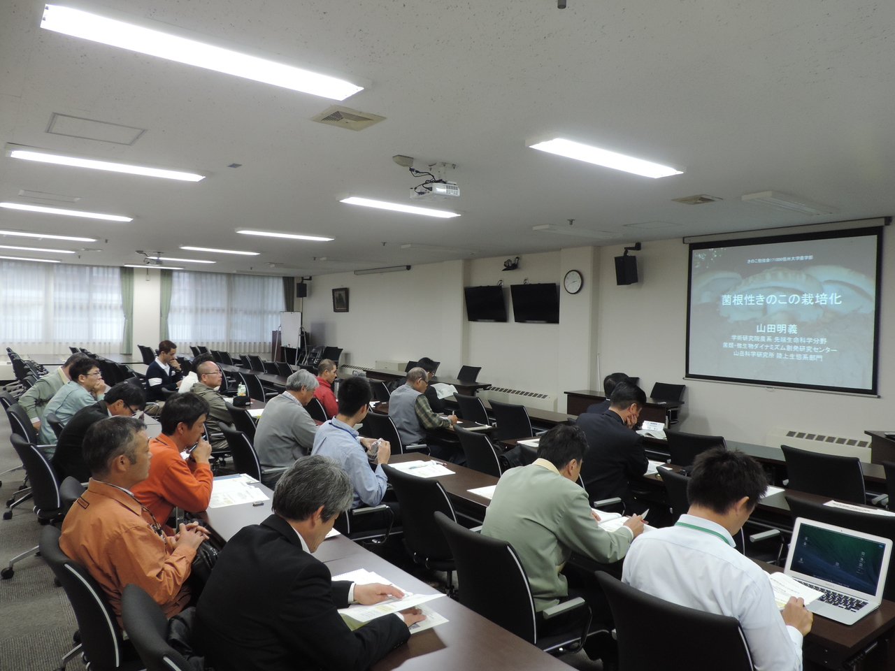 　　　　　　　　勉強会の様子(2)