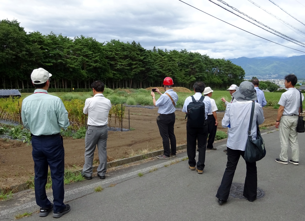 　　　　　　　　　　視察会の様子(1)