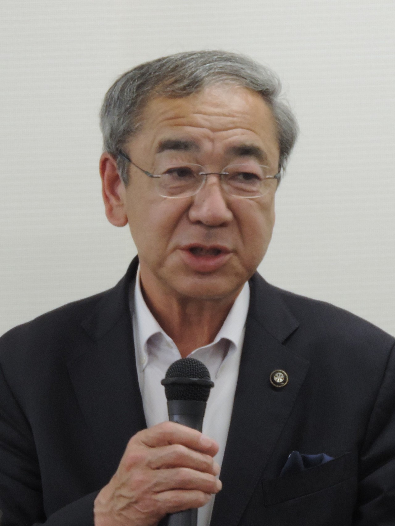　　白鳥副機構長