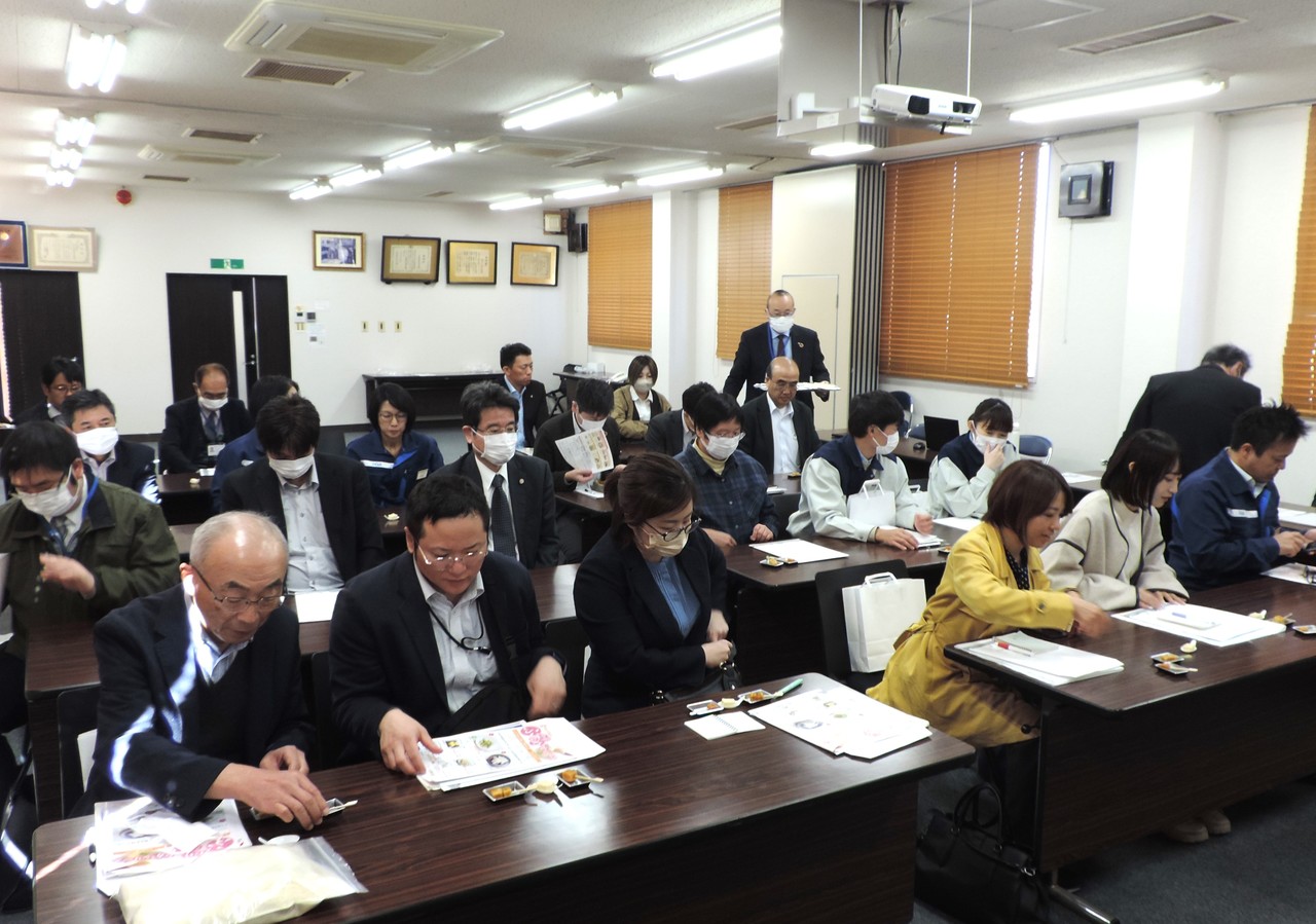 　　旭松食品株式会社天竜工場にて(2)