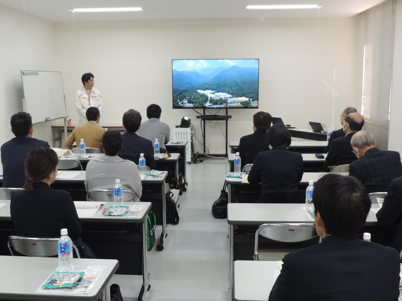 　養命酒製造株式会社駒ヶ根工場にて(1)
